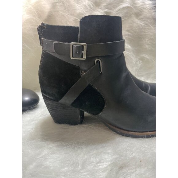 Korks Black Leather & Suede Ankle Boots with Buckle Strap & Zip Closure - Picture 4 of 9
